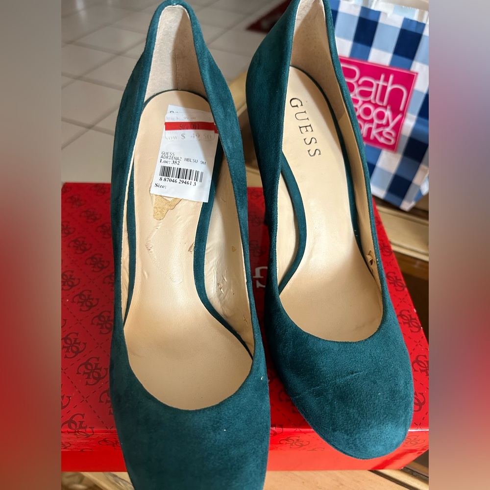 Guess 4” close heels